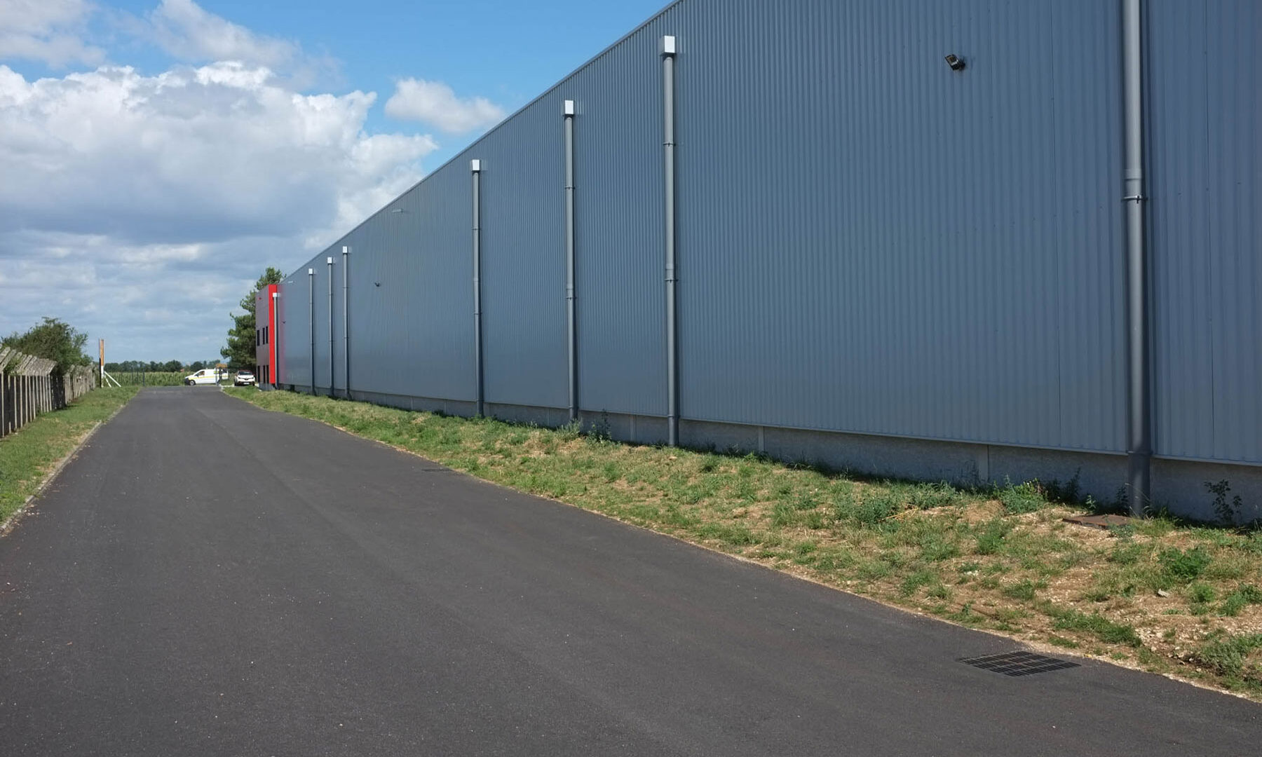 Réalisation RHÔNE-ALPES DISTRIBUTION à Saint-Priest dans le Rhône 1