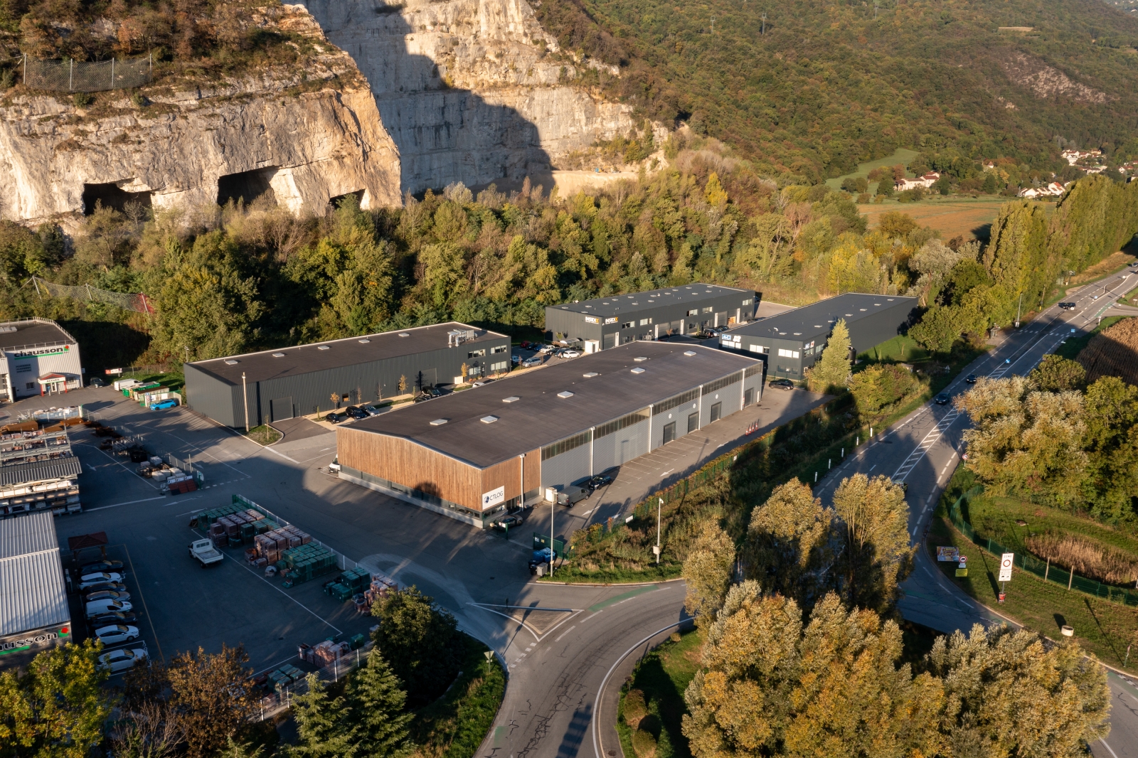 LES PORTES DE NOYAREY – Locaux d’activités à Noyarey en Isère