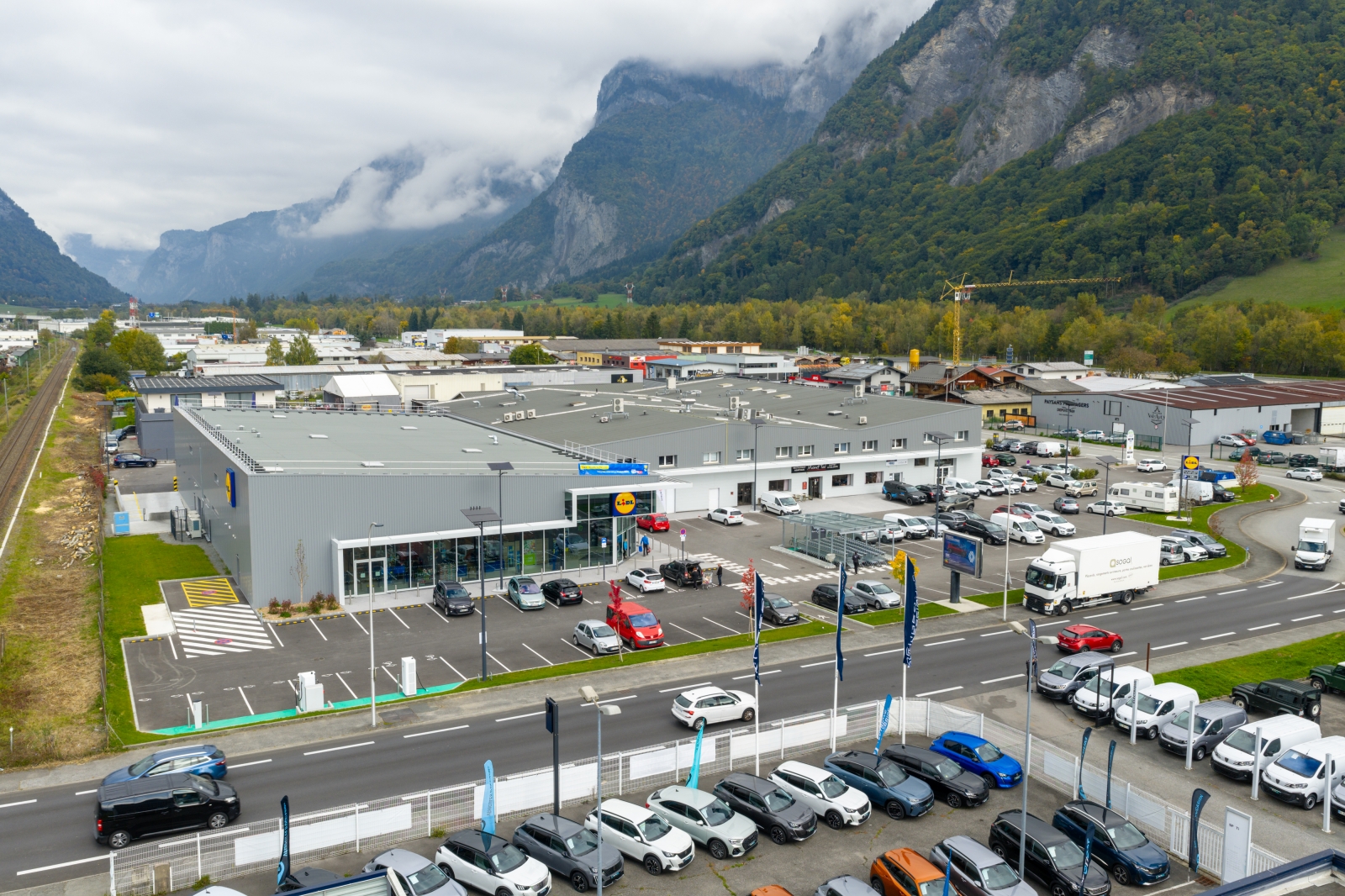 ESPACE JOLY – Locaux d’activités à Sallanches en Haute-Savoie